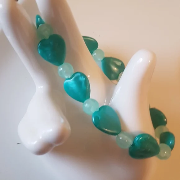 💚 "With Glowing Hearts" Bracelet - Picture 3 of 5